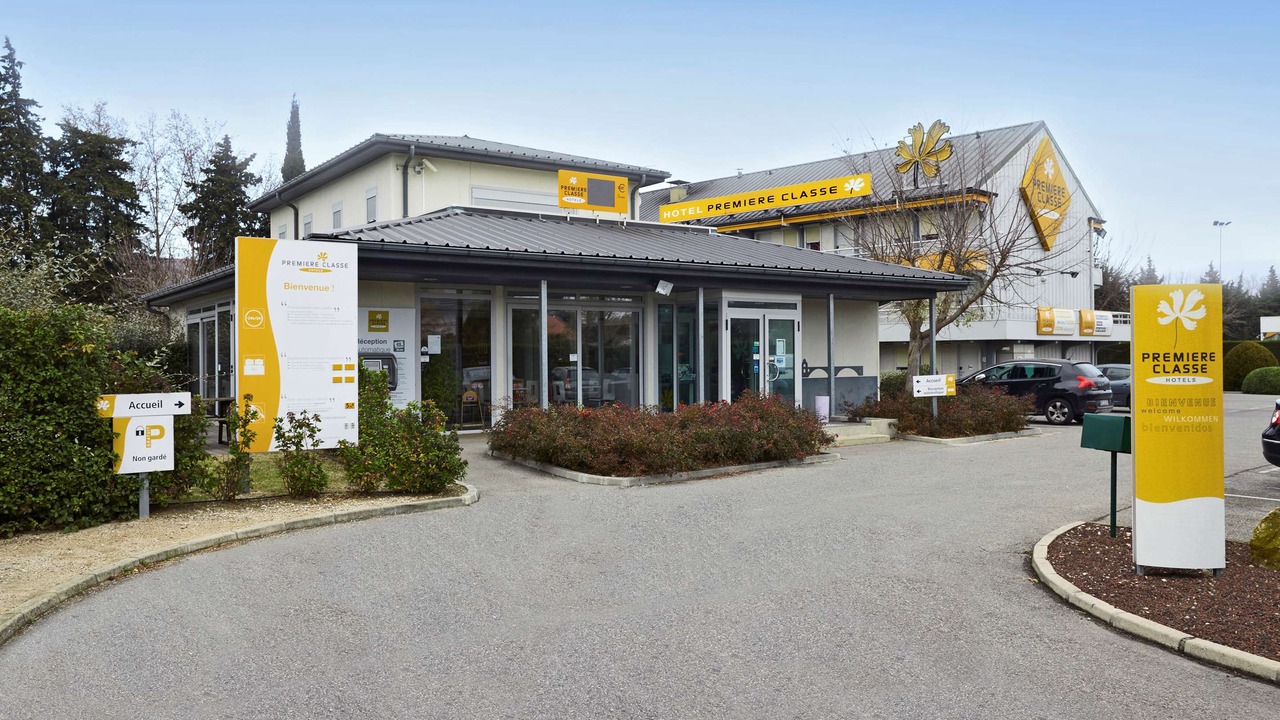 Photo of Buildings in Montfavet