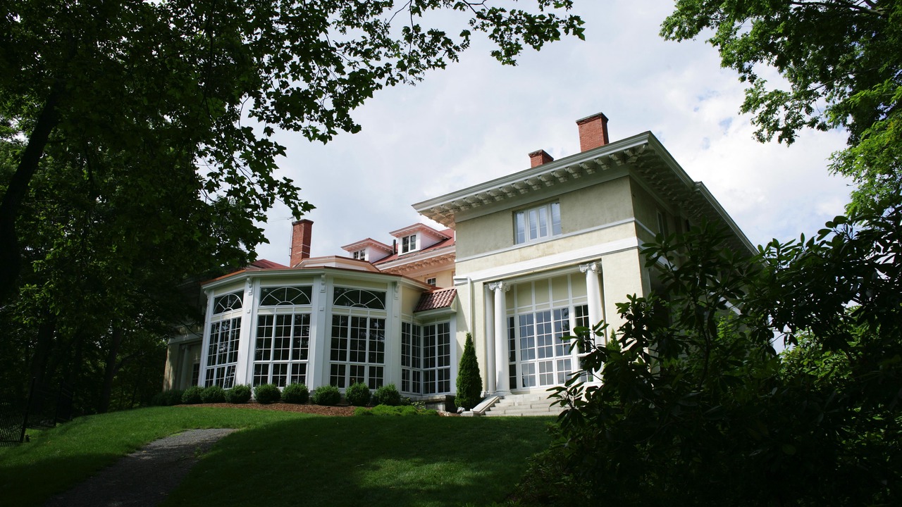 Photo of Buildings in Beverly