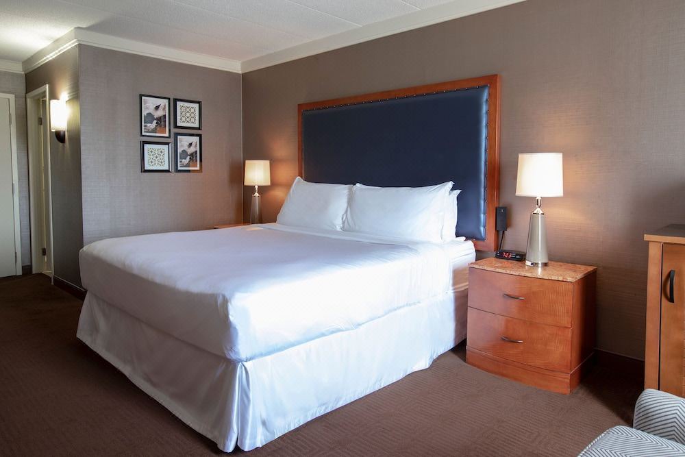 Photo of Bedroom in Downtown Niagara Falls