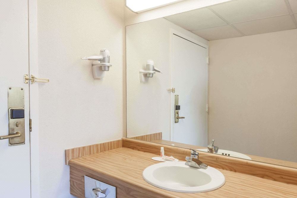 Photo of Bathroom in Syracuse