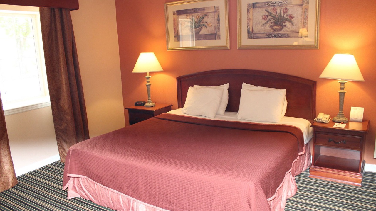 Photo of Bedroom in Lenox
