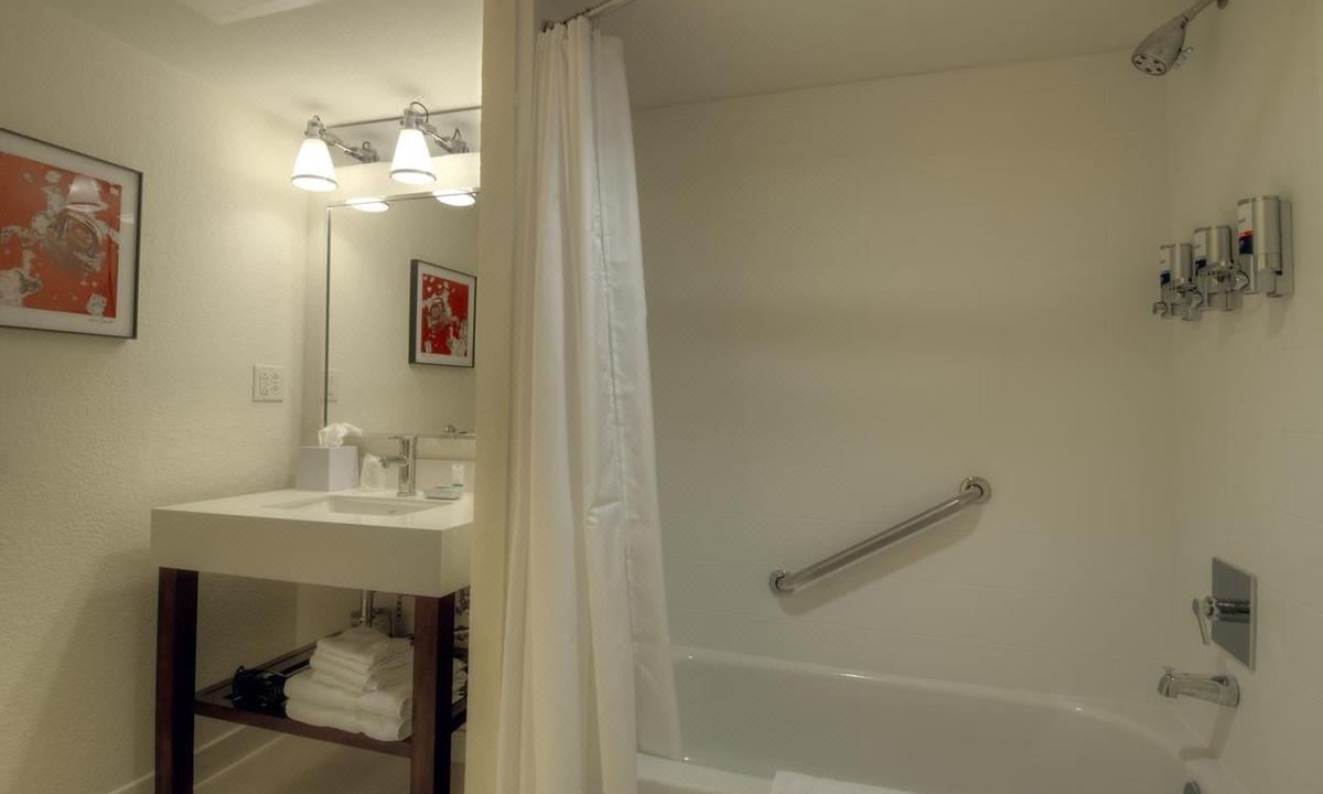 Photo of Bathroom in Governor's Walk