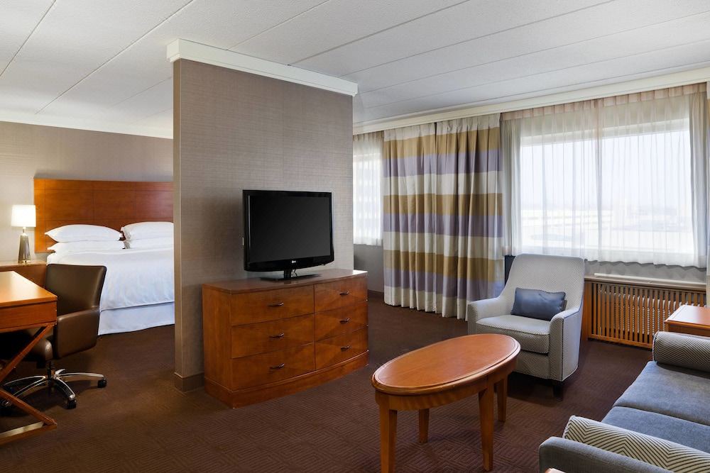 Photo of Livingroom in Downtown Niagara Falls