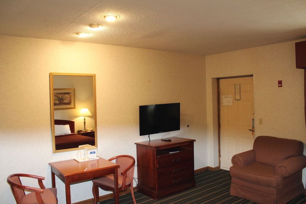 Photo of Livingroom in Lenox