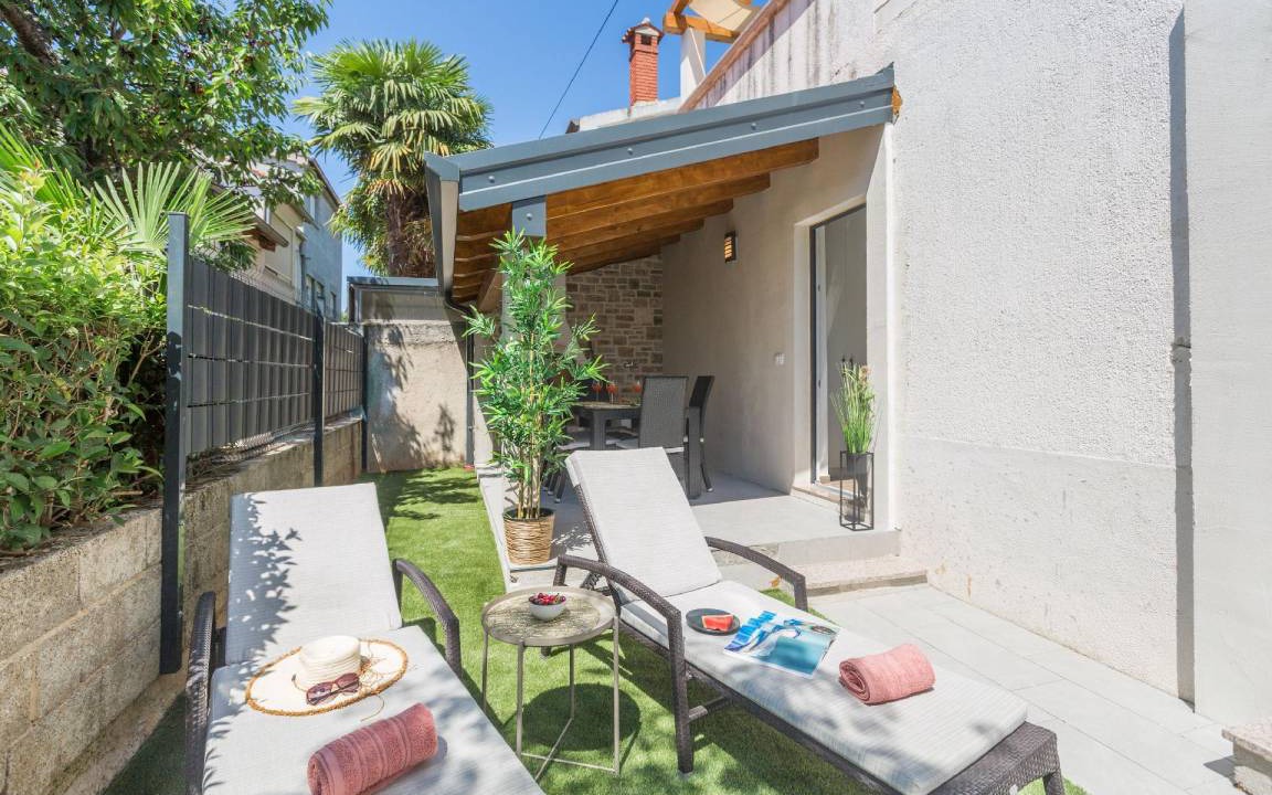 Photo of Patio Balcony in Spadici