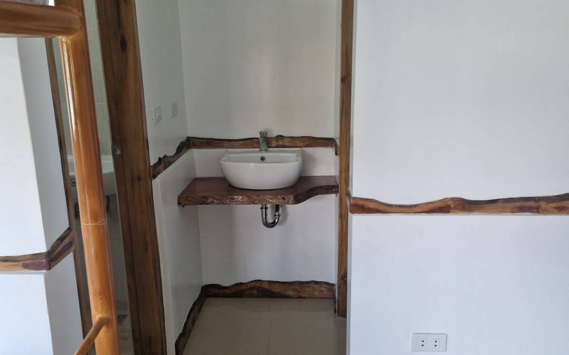 Photo of Bathroom in Basdiot