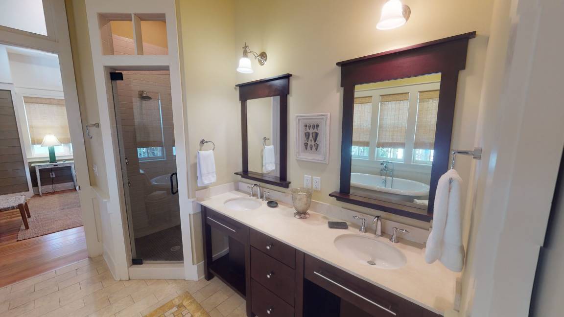 Photo of Bathroom in Beach District