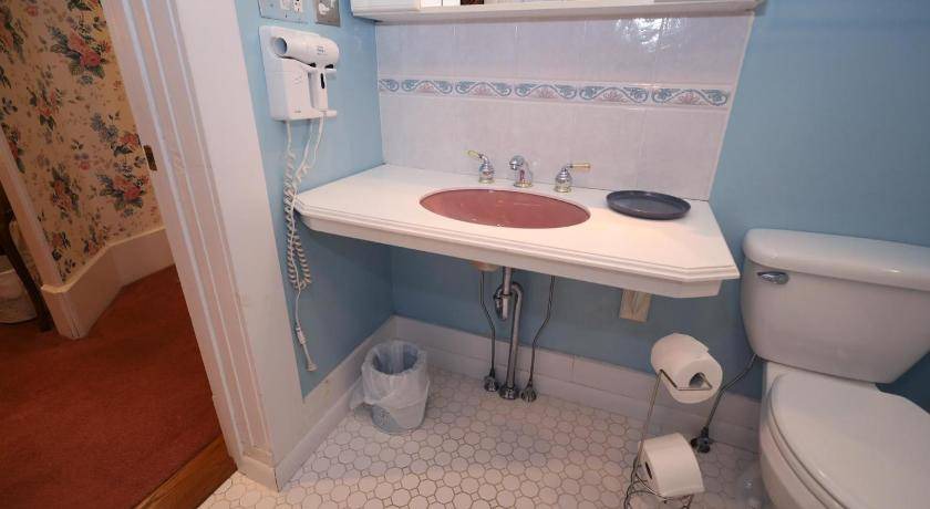 Photo of Bathroom in Wellesley Island