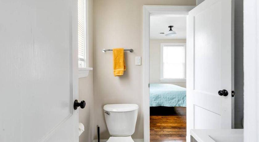 Photo of Bathroom in Mosby