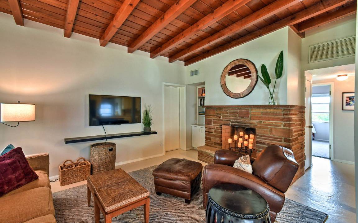 Photo of Livingroom in Laurel