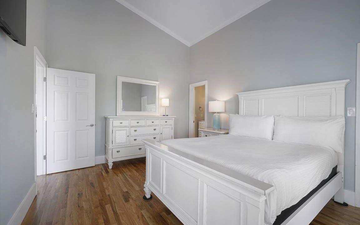 Photo of Bedroom in Crystal Shores