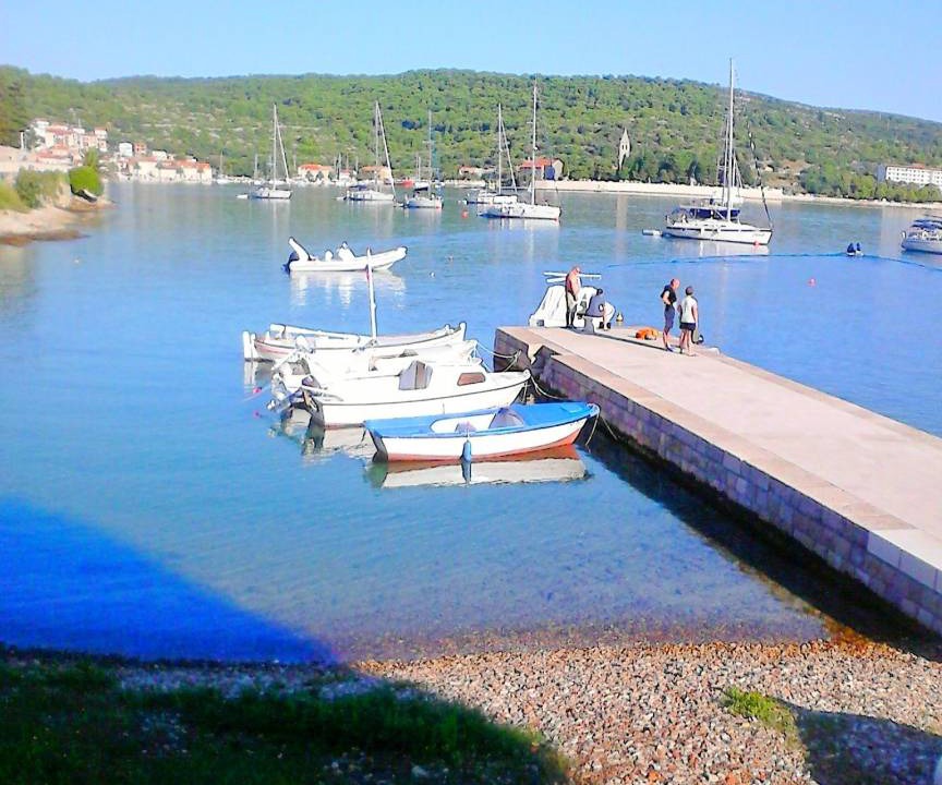 Photo of Others in Vis