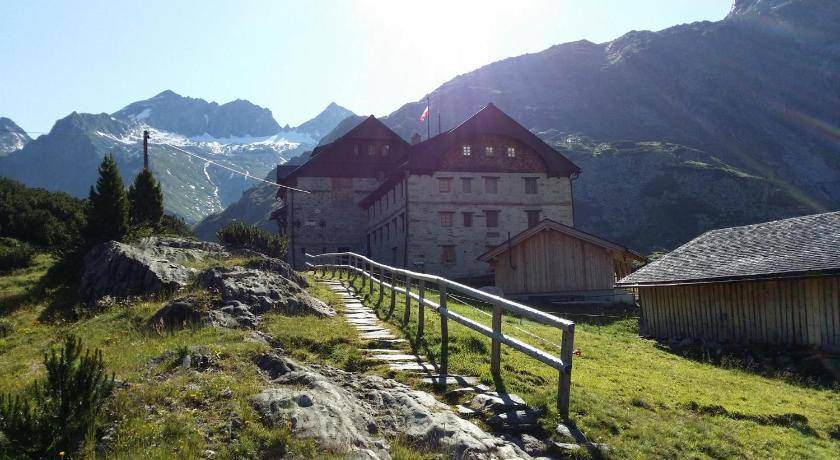 Photo of Others in Lanersbach