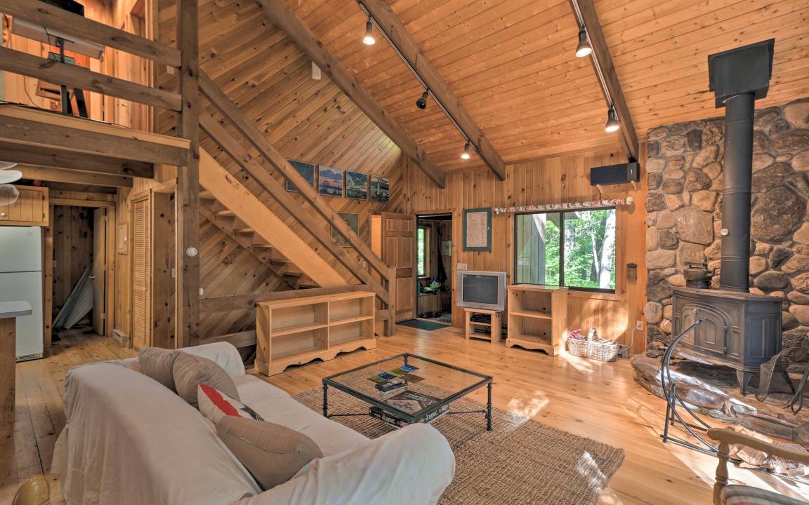 Photo of Livingroom in Sandisfield