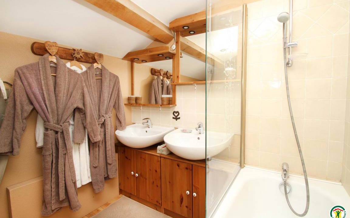 Photo of Bathroom in Saint-Martin-en-Vercors