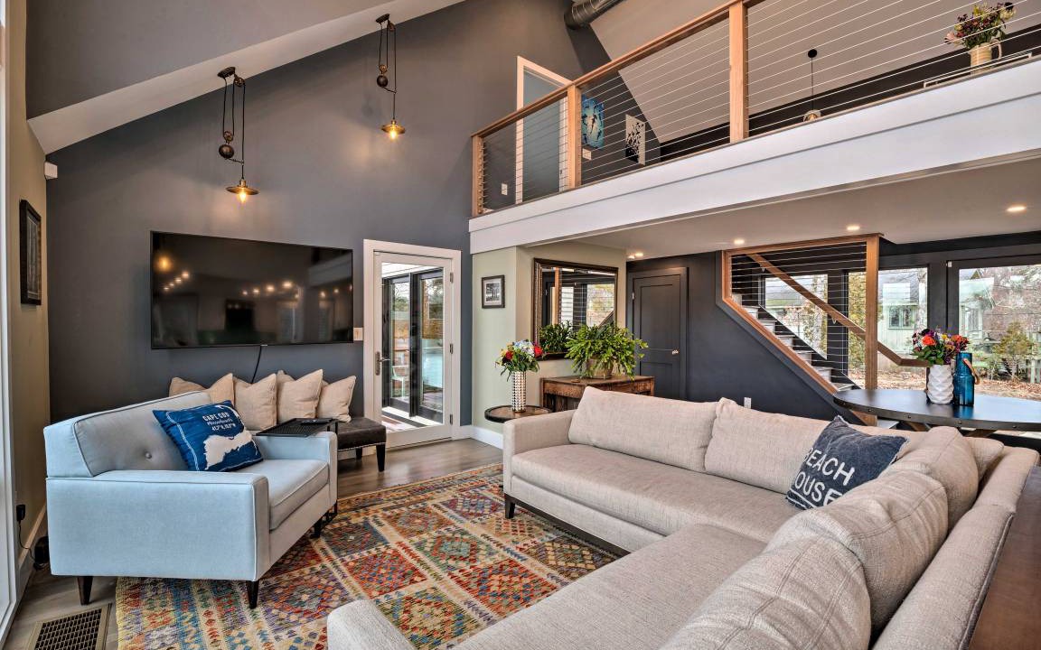 Photo of Livingroom in Hyannis