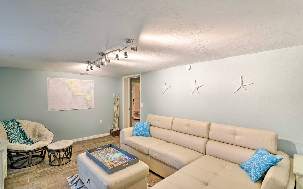 Photo of Livingroom in Yankeetown