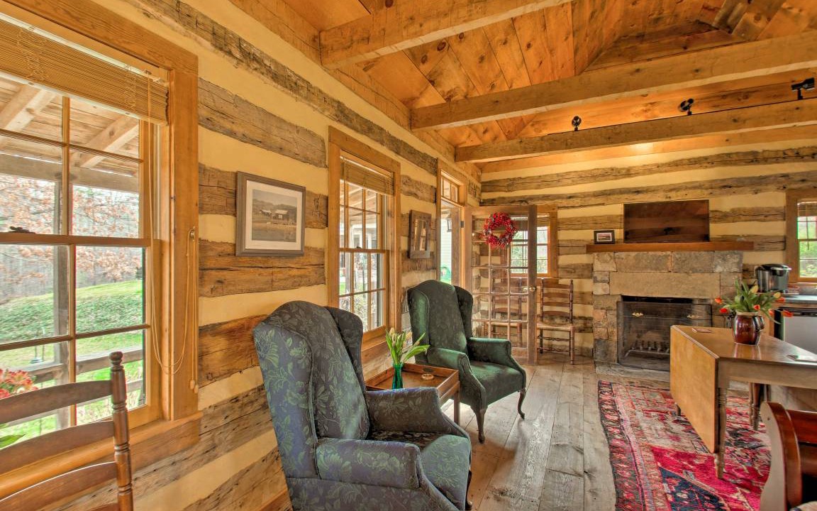 Photo of Livingroom in Free Union