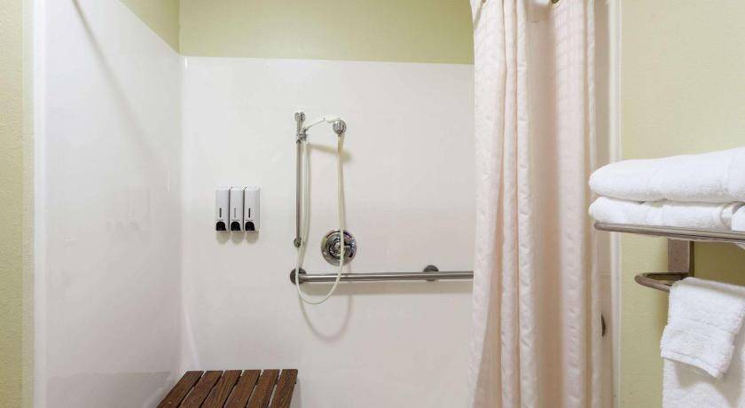 Photo of Bathroom in Dale
