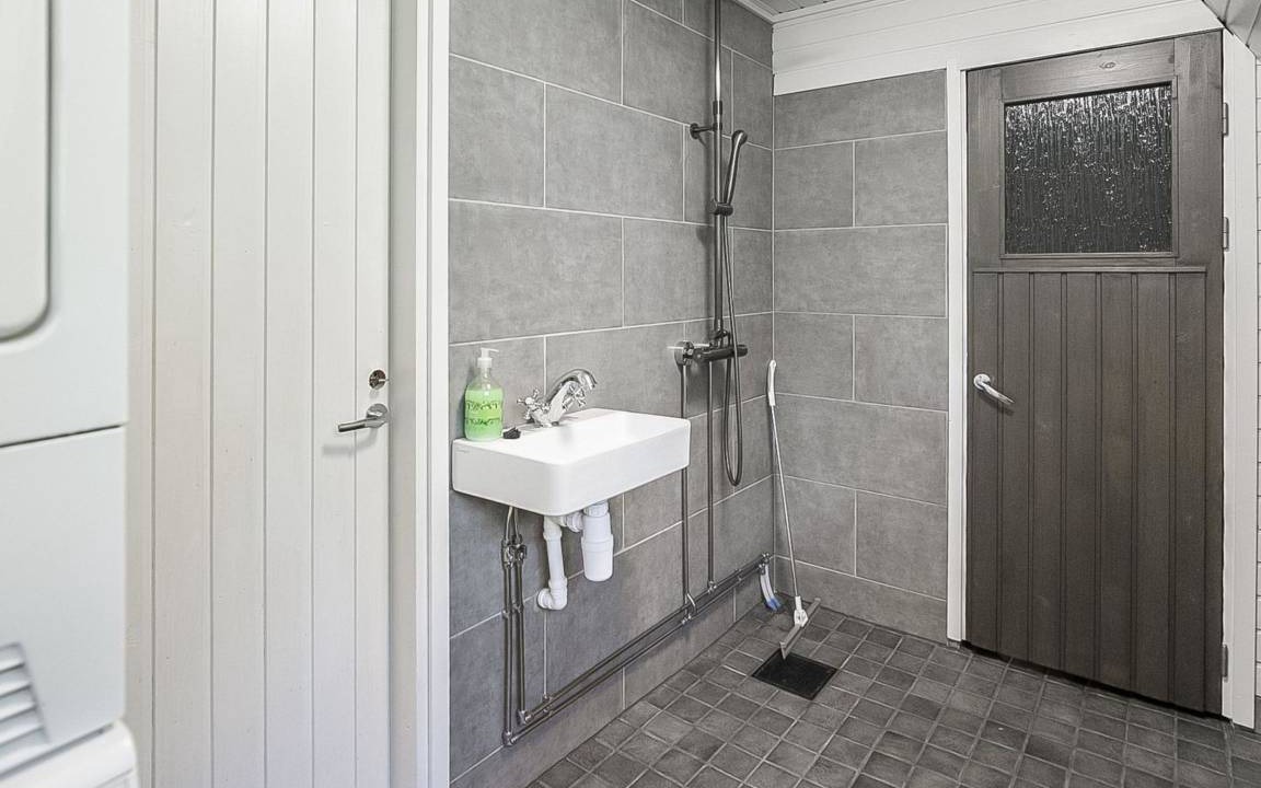 Photo of Bathroom in Maentsaelae