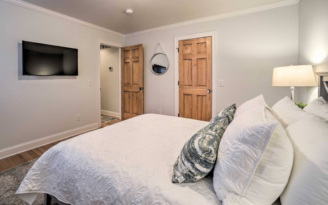 Photo of Bedroom in Saratoga Springs