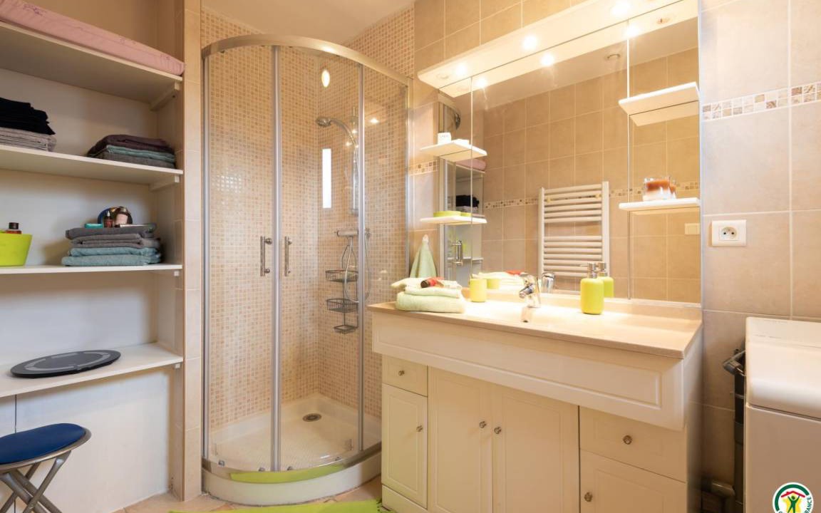 Photo of Bathroom in Condillac