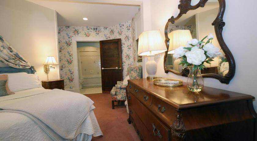 Photo of Bedroom in Wellesley Island