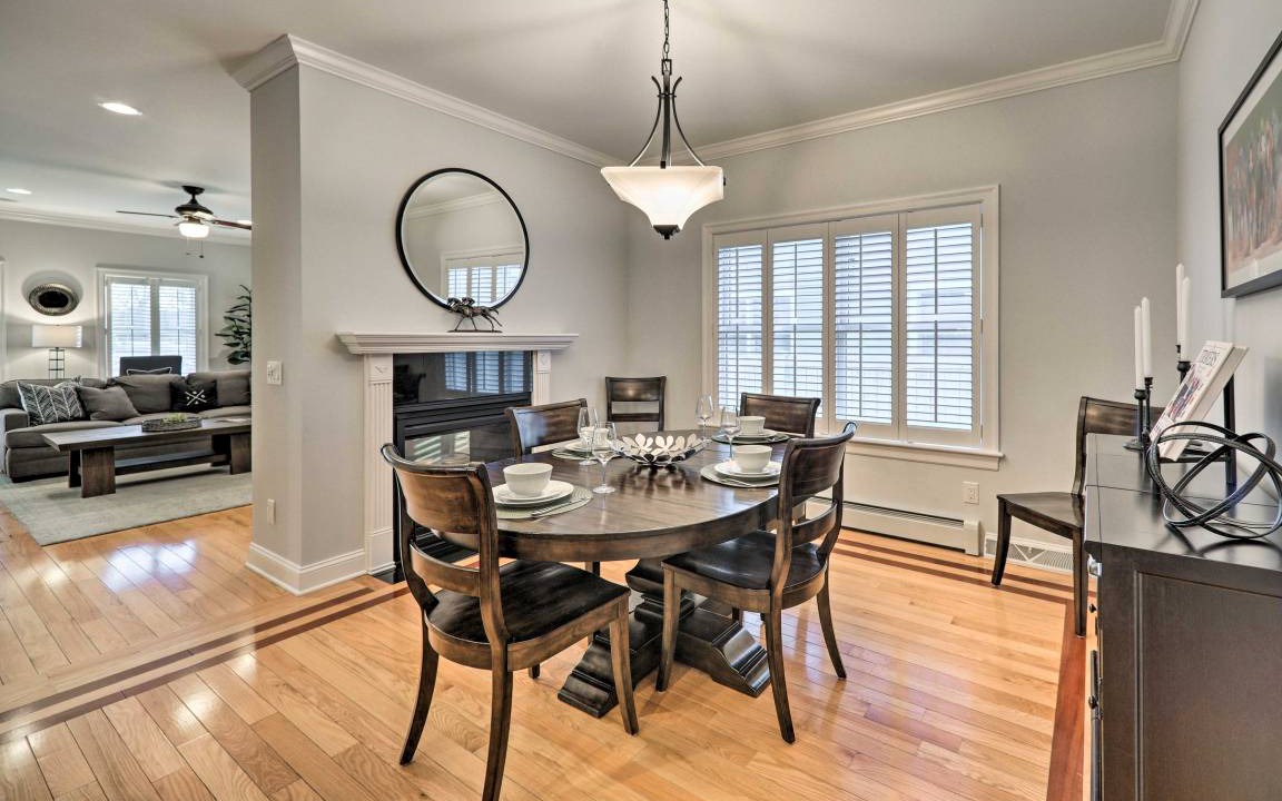 Photo of Livingroom in Saratoga Springs