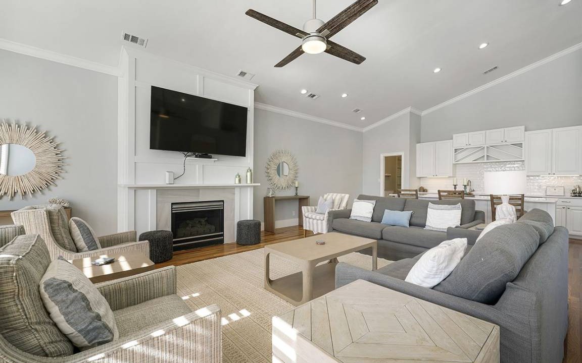 Photo of Livingroom in Crystal Shores