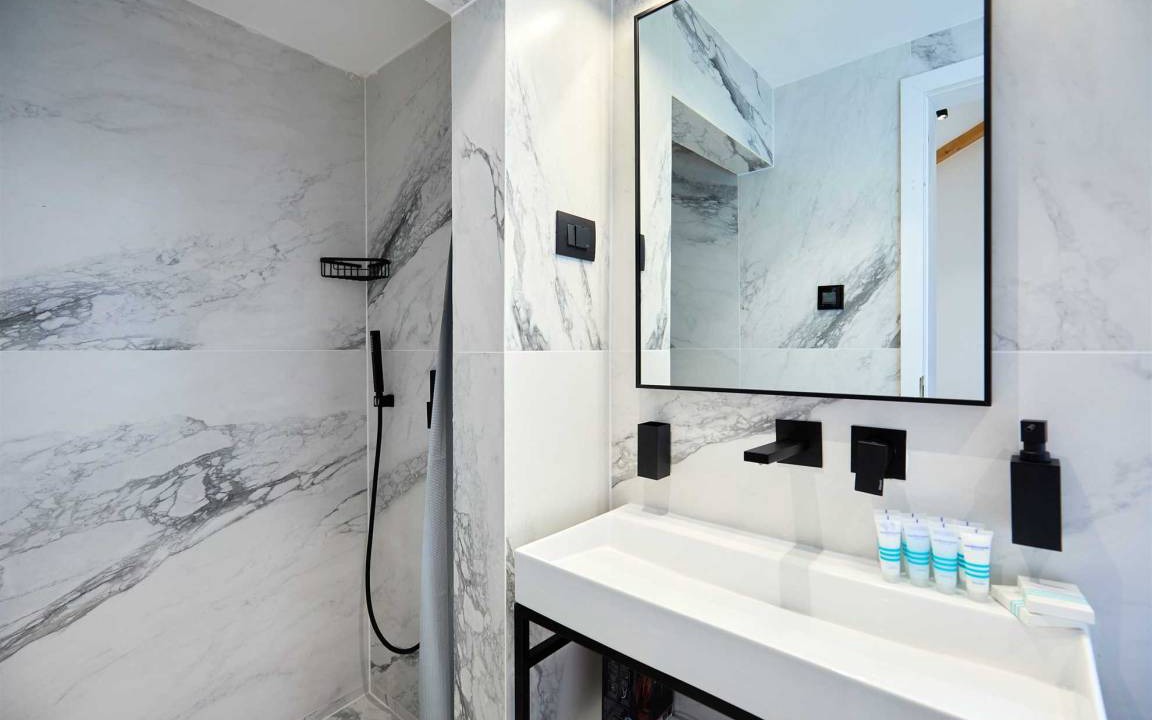 Photo of Bathroom in Pile