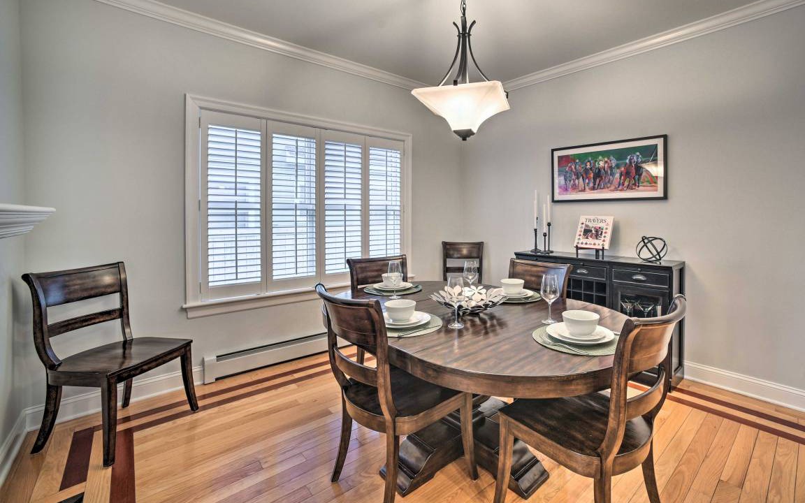 Photo of Livingroom in Saratoga Springs