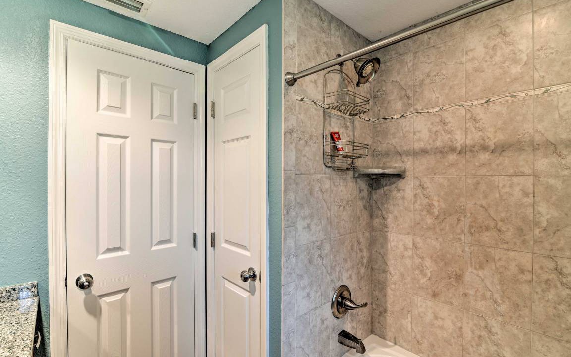 Photo of Bathroom in Yankeetown