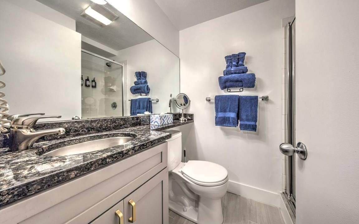 Photo of Bathroom in Shawmut