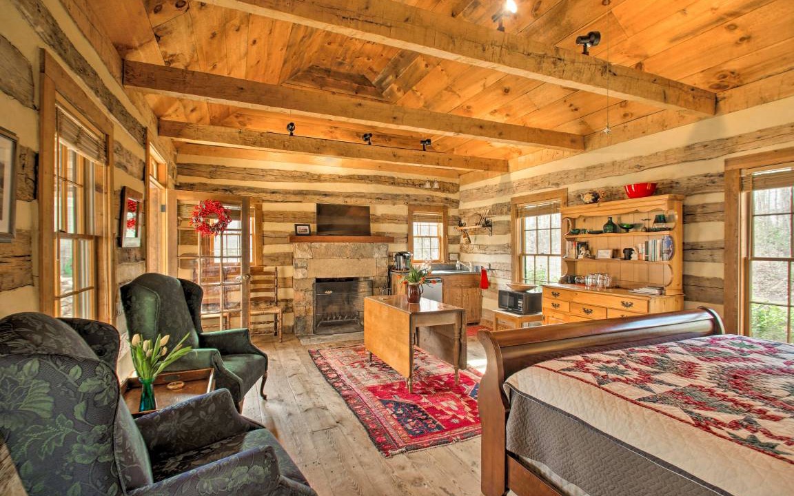 Photo of Livingroom in Free Union