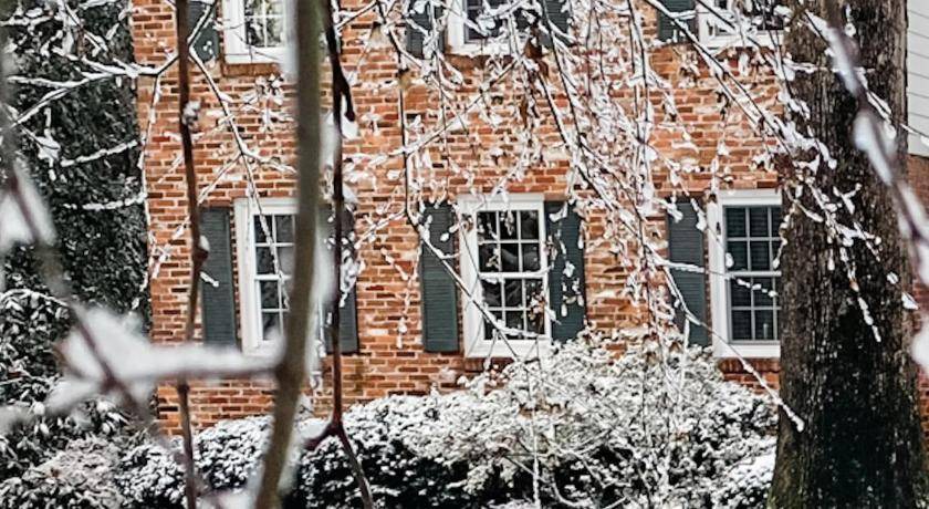 Photo of Buildings in Williamsburg