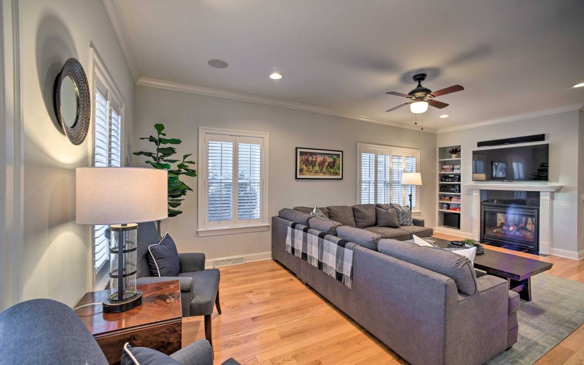 Photo of Livingroom in Saratoga Springs