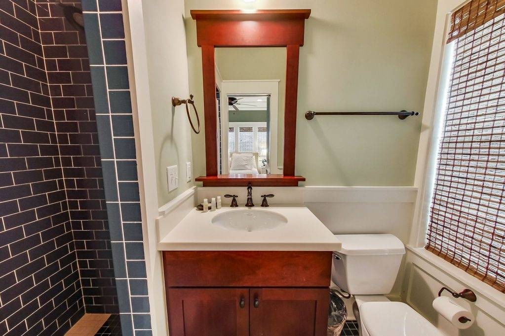Photo of Bathroom in Beach District