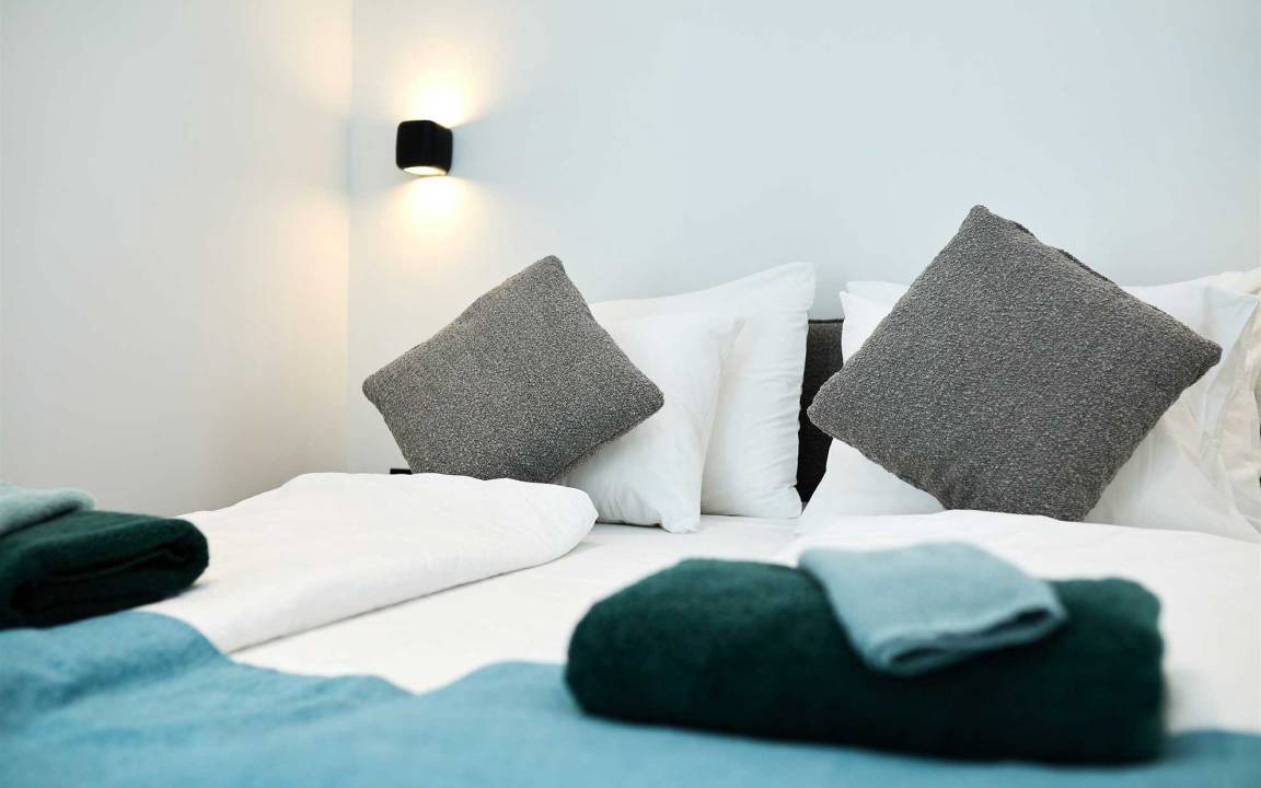 Photo of Bedroom in Pile