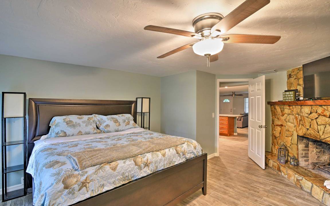 Photo of Bedroom in Yankeetown