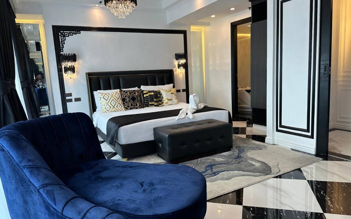 Photo of Livingroom in Downtown