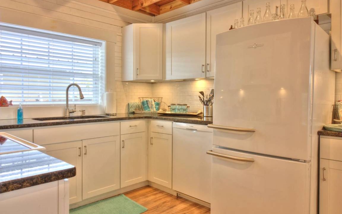 Photo of Kitchen in Laguna Beach Estates