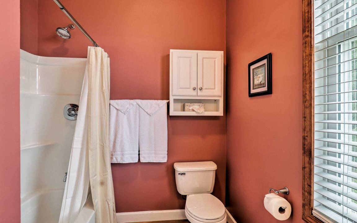 Photo of Bathroom in Ovid