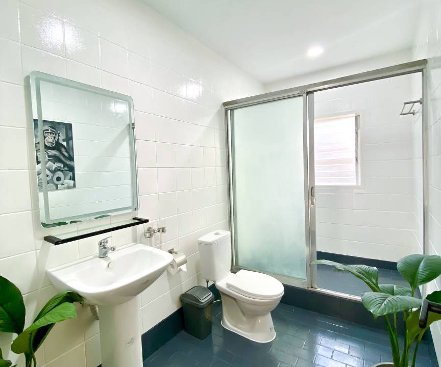 Photo of Bathroom in Basdiot
