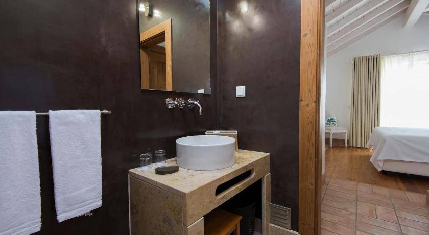 Photo of Bathroom in Vila Nova de Milfontes