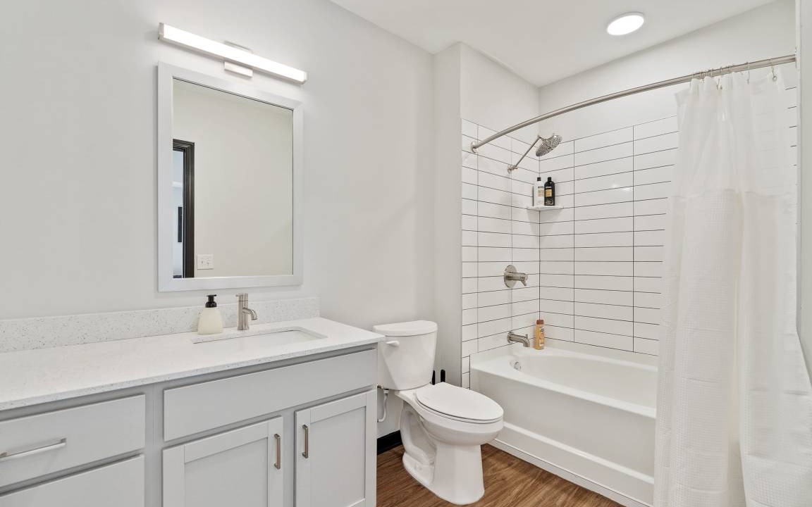 Photo of Bathroom in Lockerbie Square