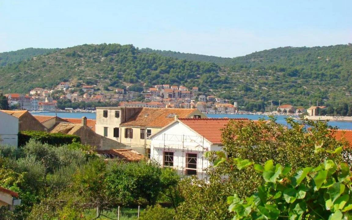 Photo of Others in Vis