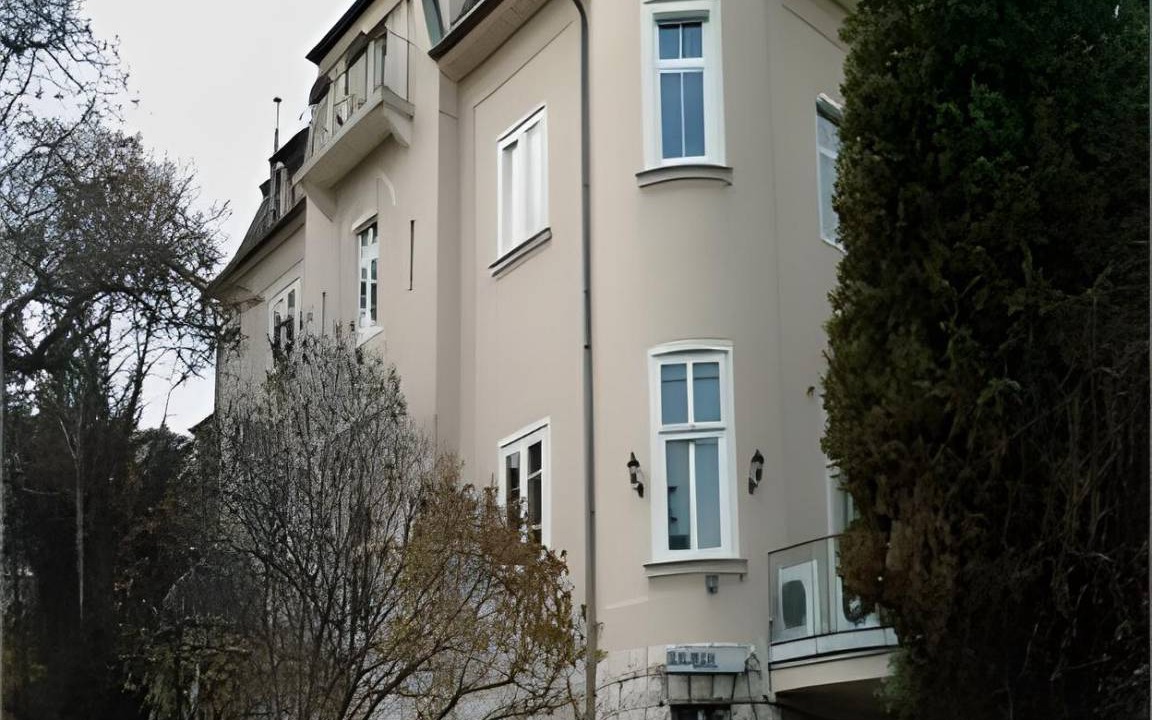 Photo of Others in Gellert Hill