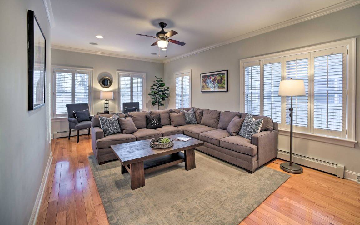 Photo of Livingroom in Saratoga Springs
