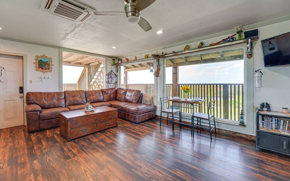 Photo of Livingroom in Perry