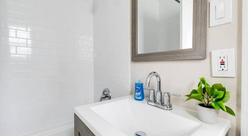 Photo of Bathroom in Mosby